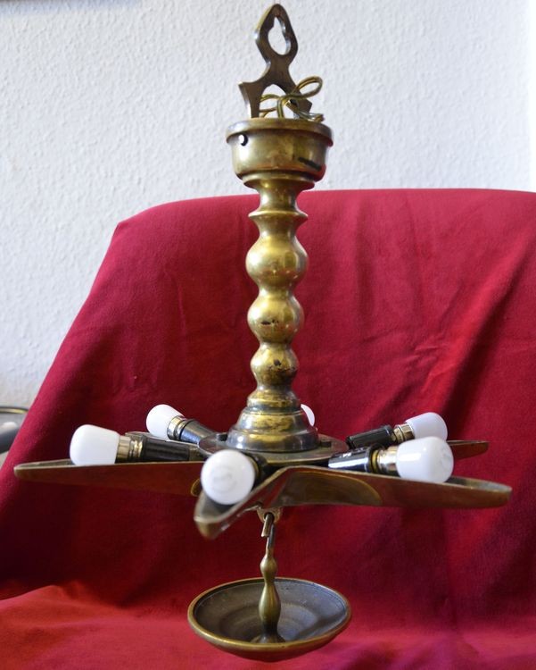 Lampę z dawnej synagogi i inne cenne zabytki kupiło muzeum w Wodzisławiu (zdjęcia, wideo), tora, Muzeum Miejskie w Wodzisławiu Śląskim